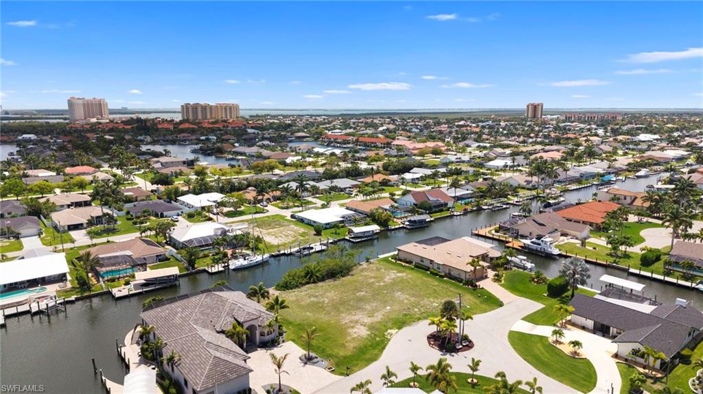 CAPE CORAL - Land