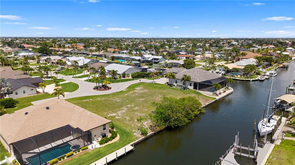 CAPE CORAL - Land