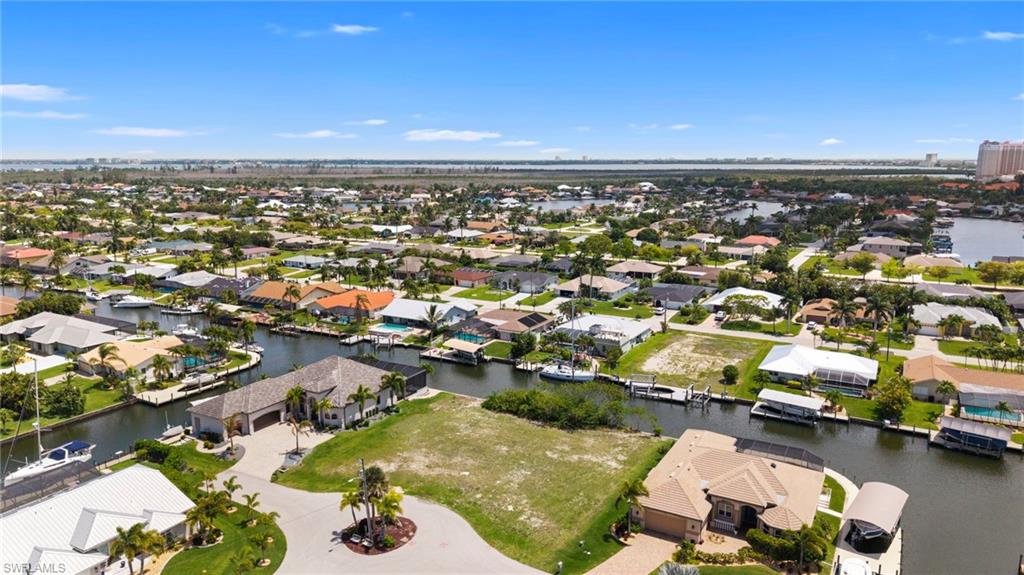 CAPE CORAL - Land
