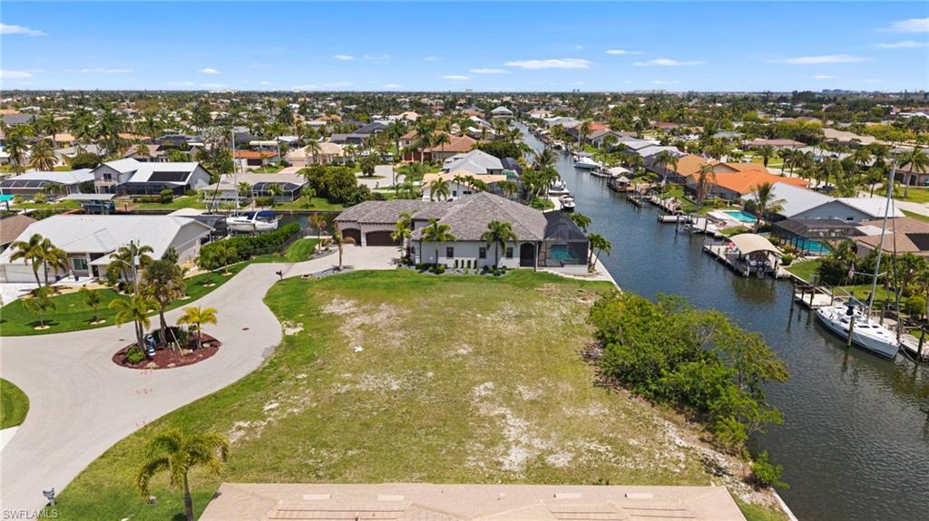CAPE CORAL - Land