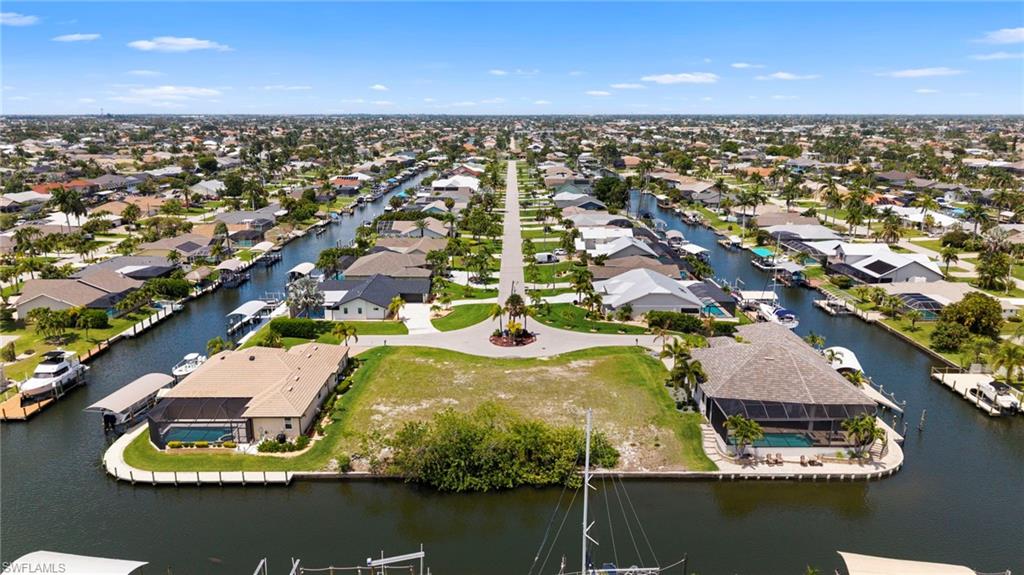 CAPE CORAL - Land