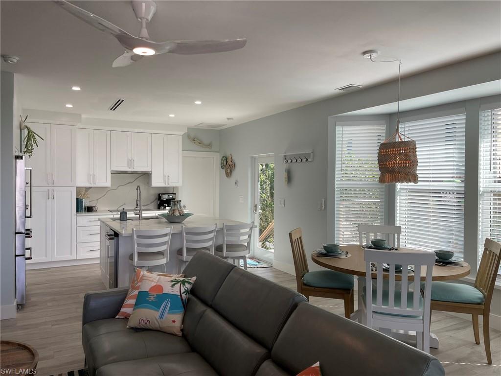 BEACH VILLAS OF UPPER CAPTIVA CONDOMINIUM - Residential