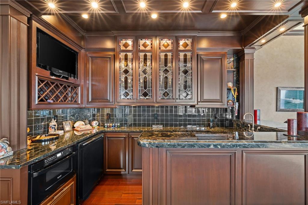 HARBOR CLUB - Residential