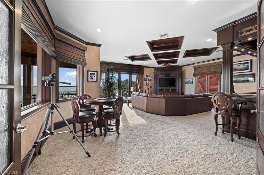 HARBOR CLUB - Residential