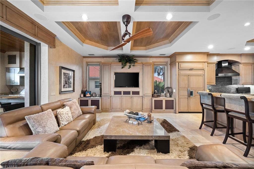 HARBOR CLUB - Residential