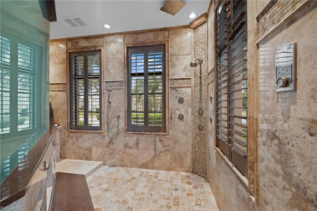 HARBOR CLUB - Residential