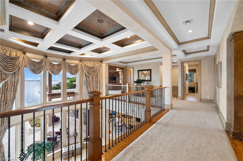 HARBOR CLUB - Residential