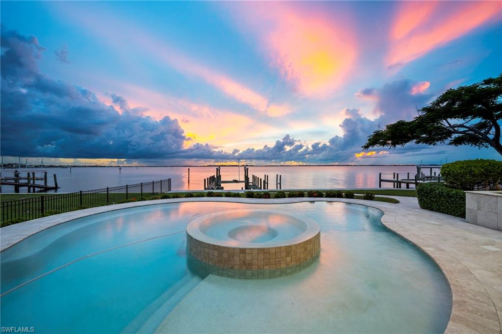 HARBOR CLUB - Residential