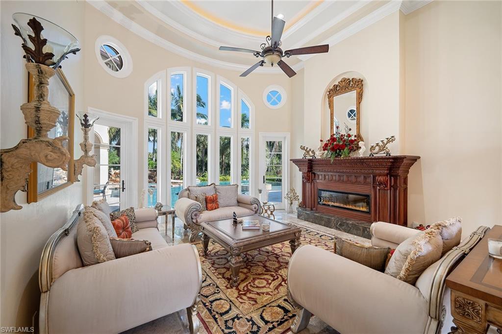 ESCADA AT TIBURON - Residential