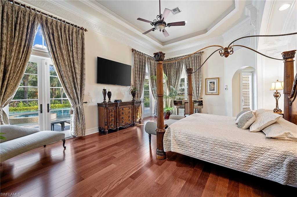 ESCADA AT TIBURON - Residential