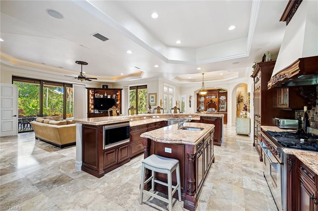 ESCADA AT TIBURON - Residential