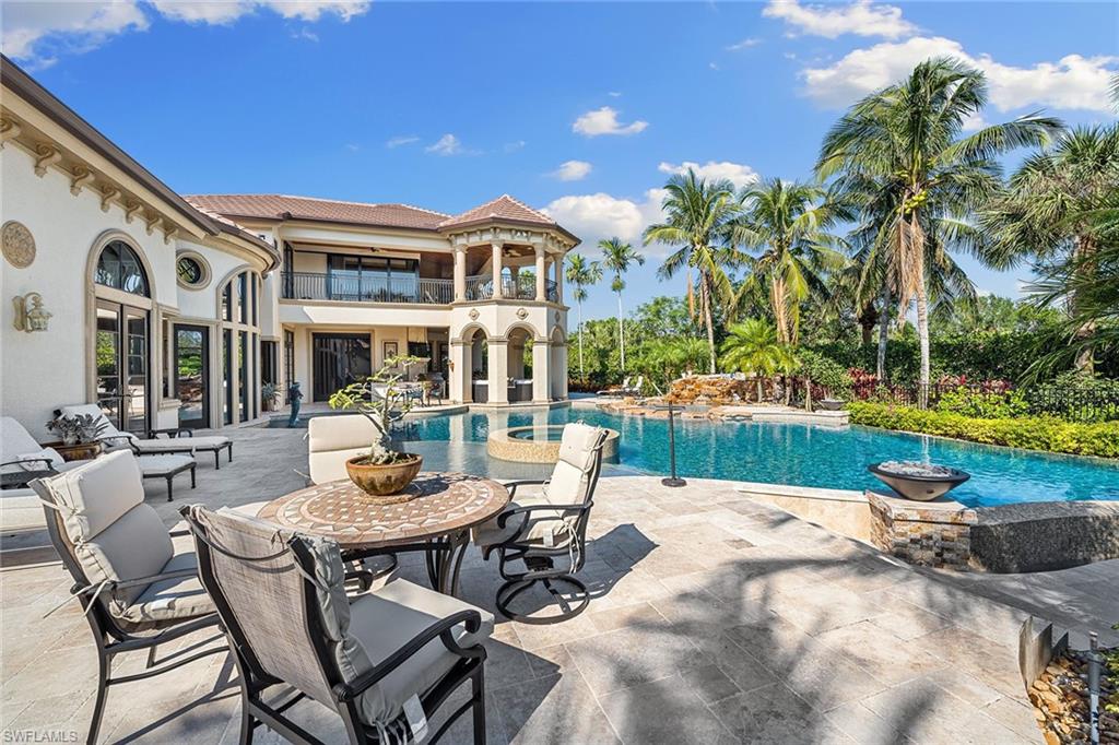 ESCADA AT TIBURON - Residential