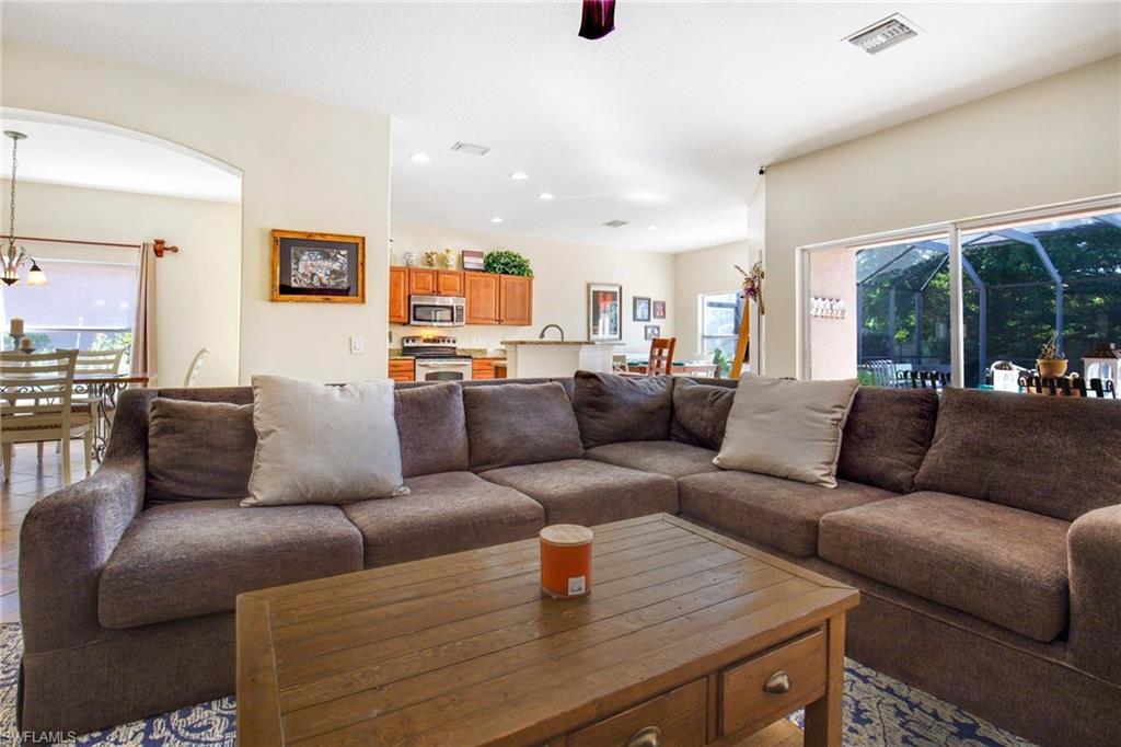 PROMENADE WEST - Residential