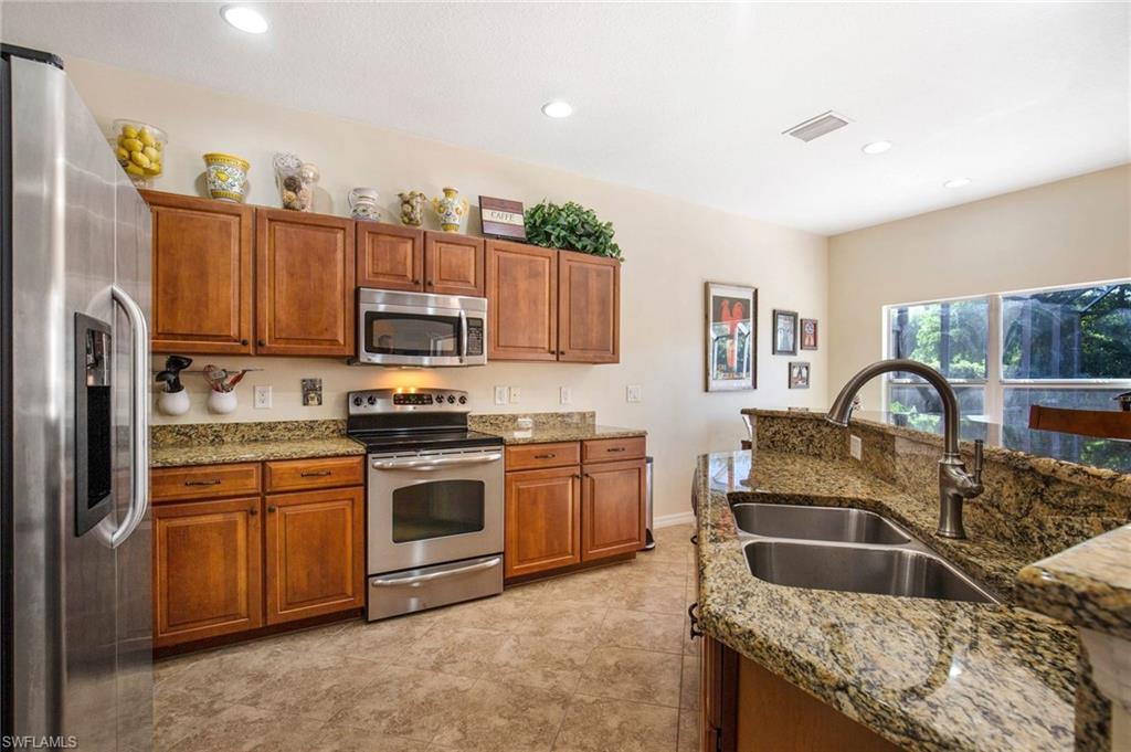 PROMENADE WEST - Residential