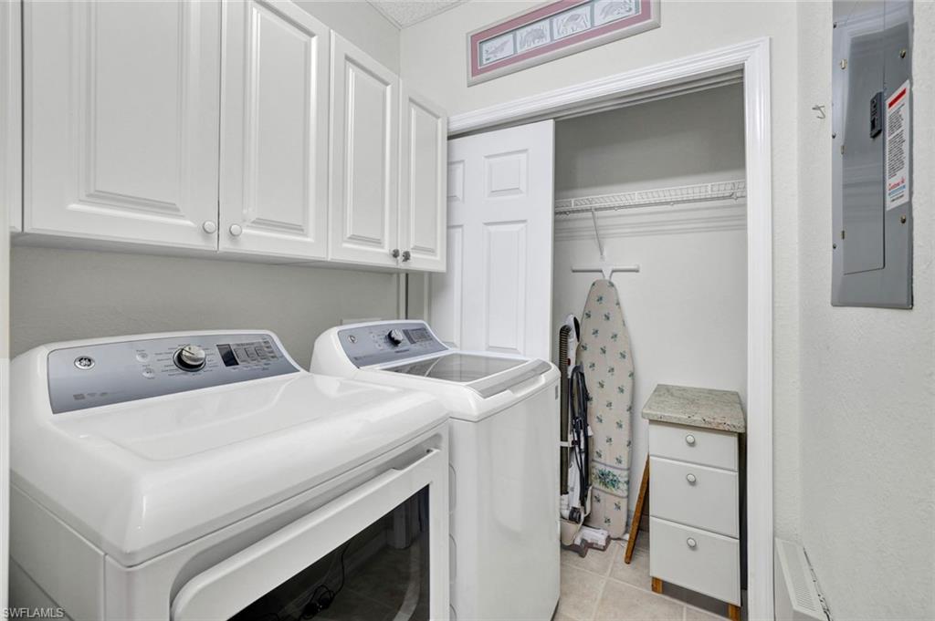 IBIS POINTE - Residential