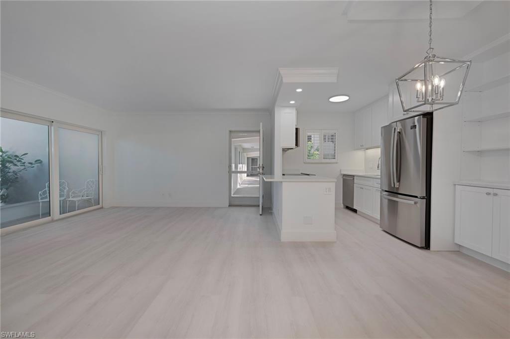 ELEVEN HUNDRED CLUB - Residential