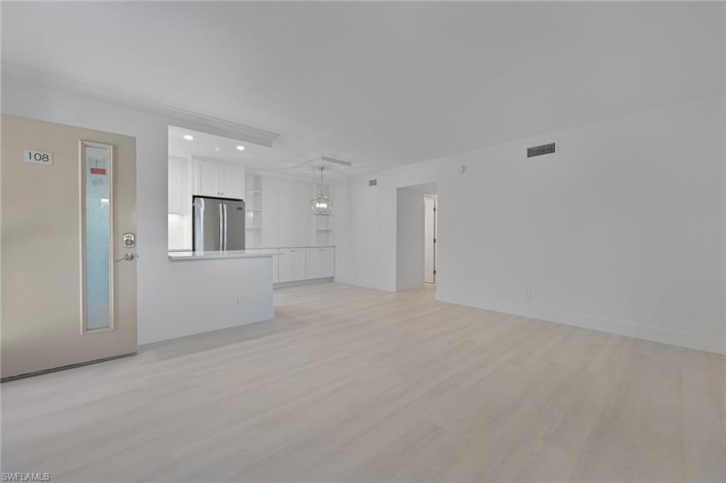 ELEVEN HUNDRED CLUB - Residential