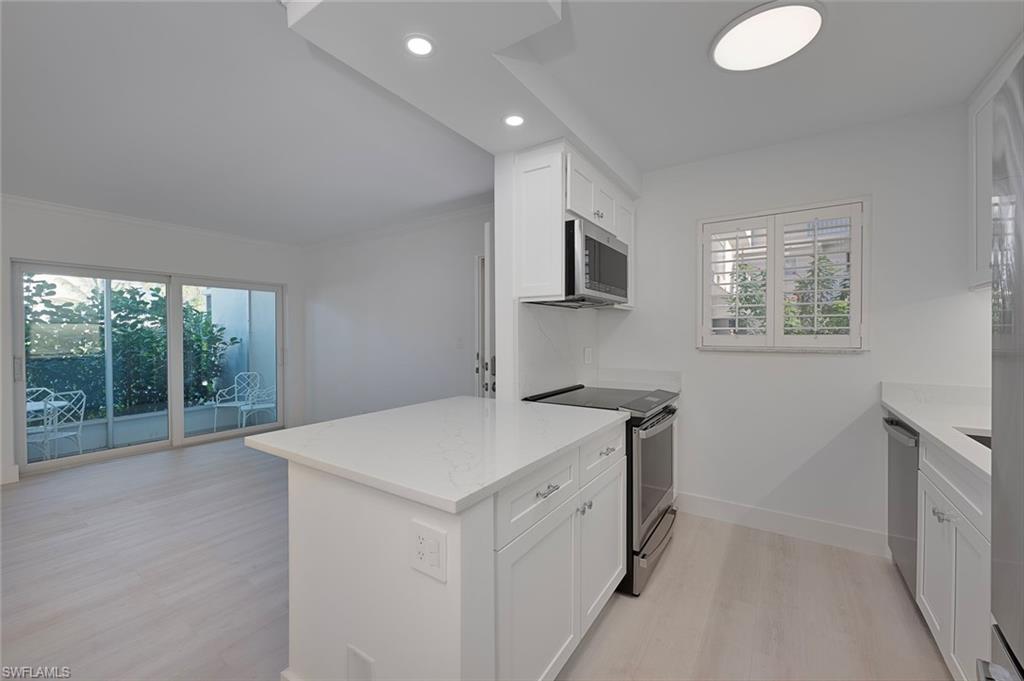 ELEVEN HUNDRED CLUB - Residential