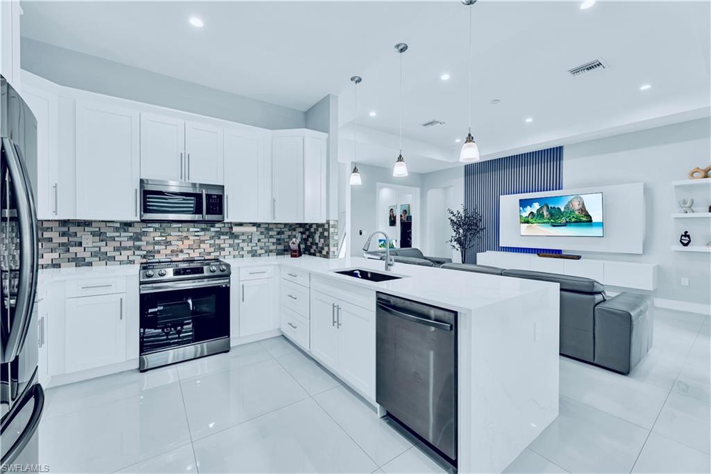 GOLDEN GATE ESTATES - Residential