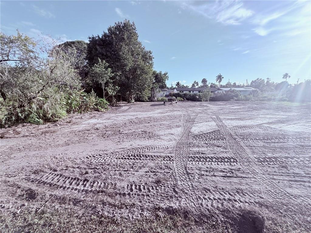 NORTH FORT MYERS - Land