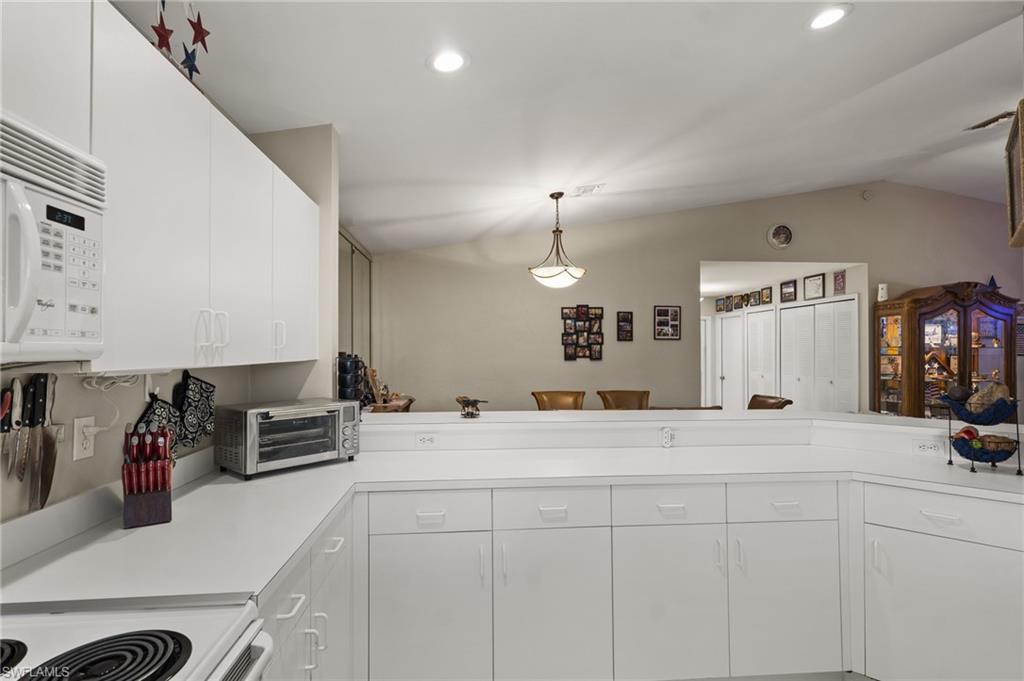 FOXMOOR LAKES - Residential