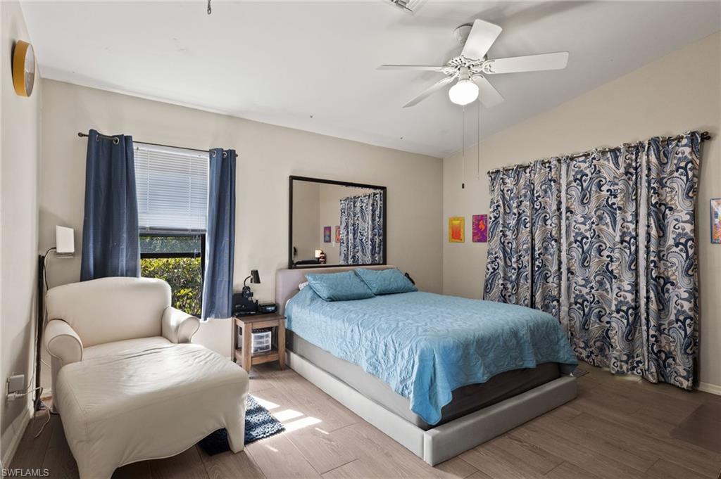 FOXMOOR LAKES - Residential