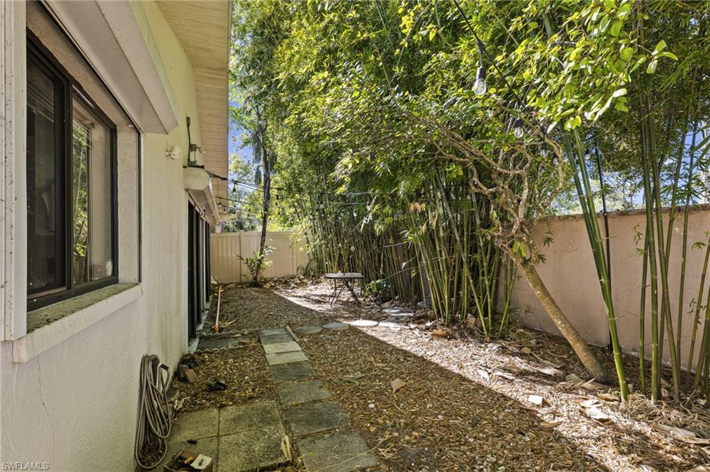 FOXMOOR LAKES - Residential