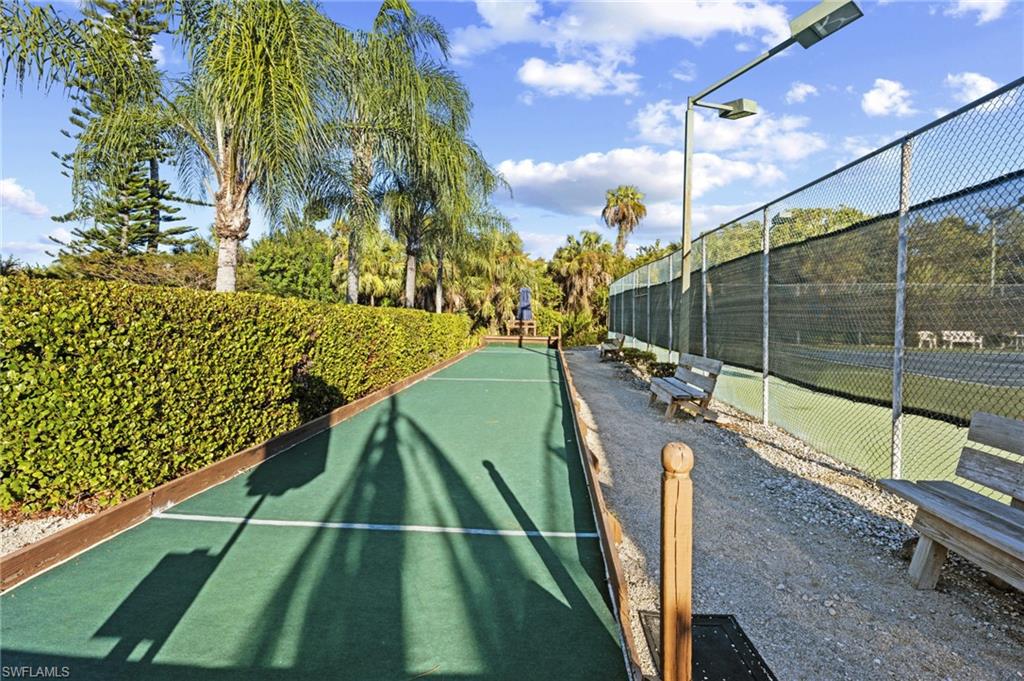 FOXMOOR LAKES - Residential