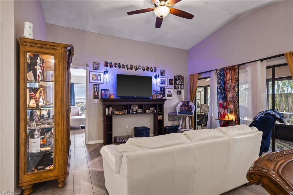 FOXMOOR LAKES - Residential