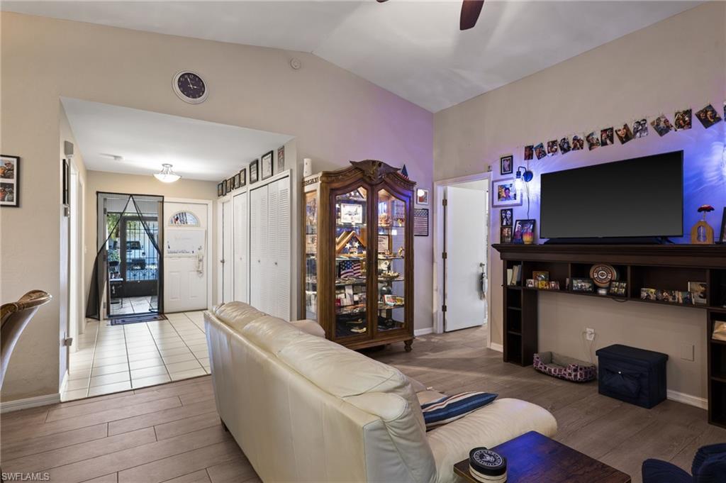 FOXMOOR LAKES - Residential