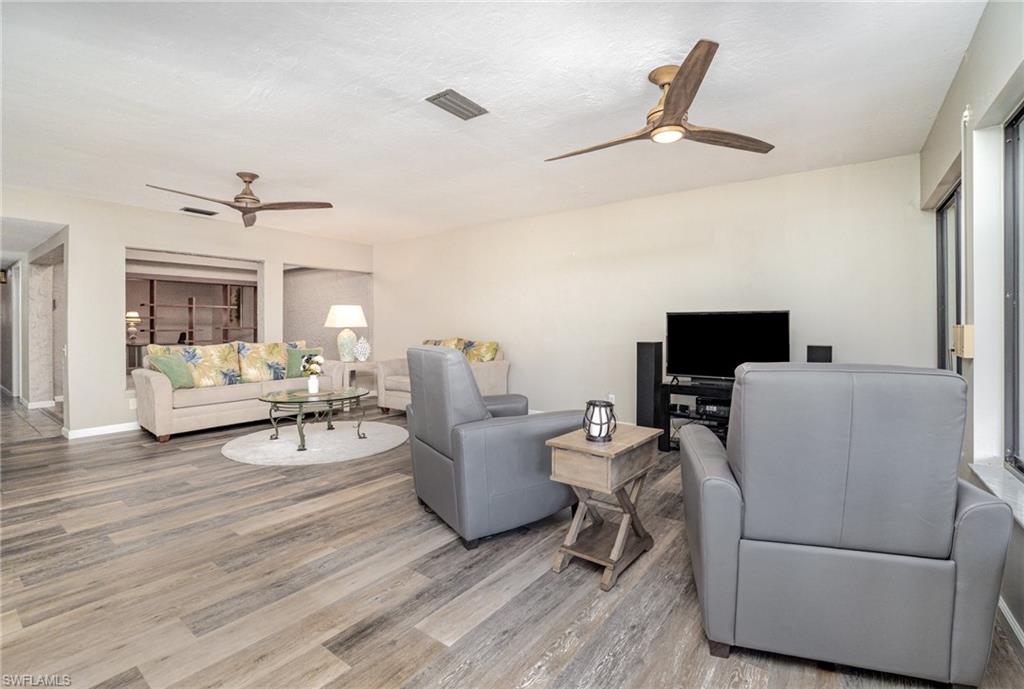 SEVEN LAKES - Residential