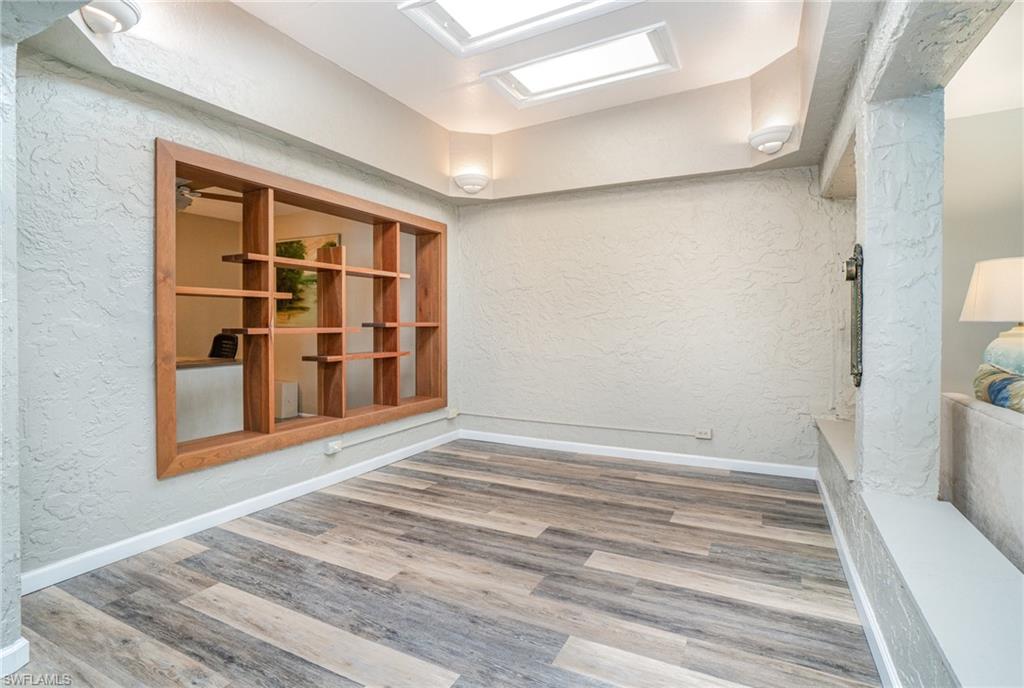 SEVEN LAKES - Residential