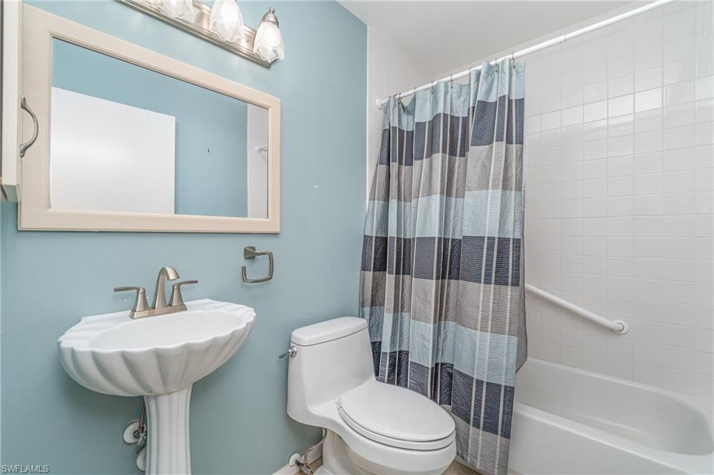 SEVEN LAKES - Residential