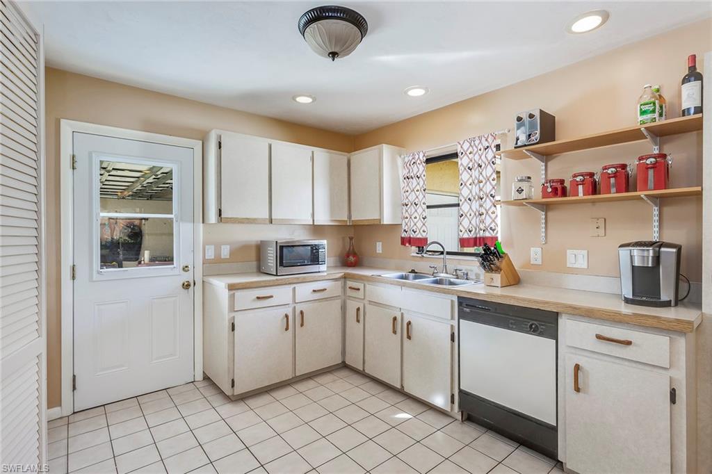 WILLOUGHBY ACRES - Residential