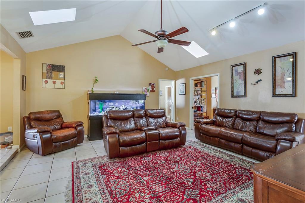 WILLOUGHBY ACRES - Residential