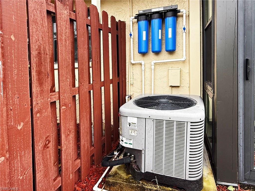 BOCA CIEGA MANOR - Residential