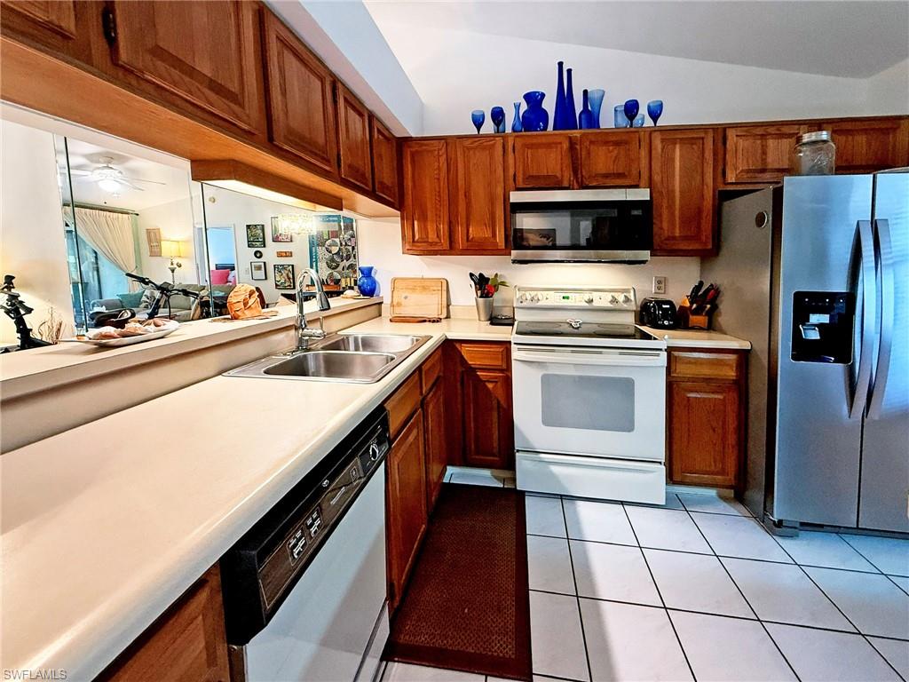 BOCA CIEGA MANOR - Residential