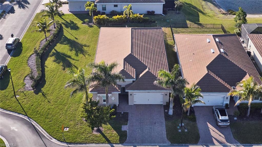 VENETIAN POINTE - Residential