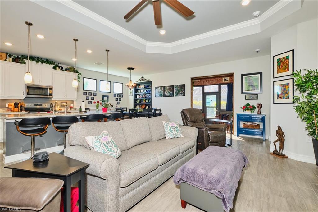 VENETIAN POINTE - Residential