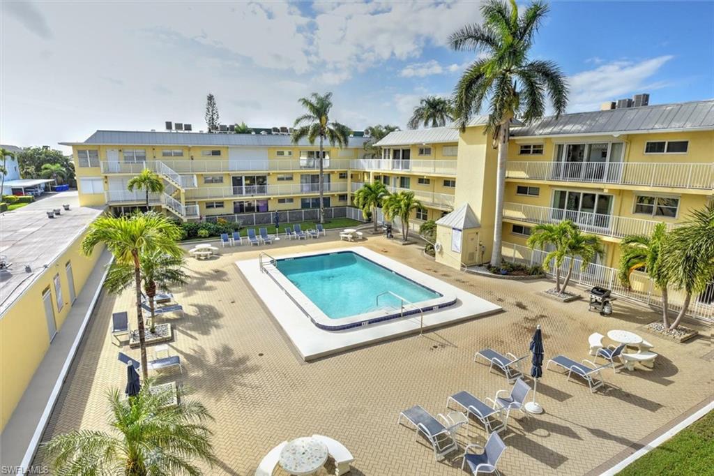MARINA MANOR - Residential