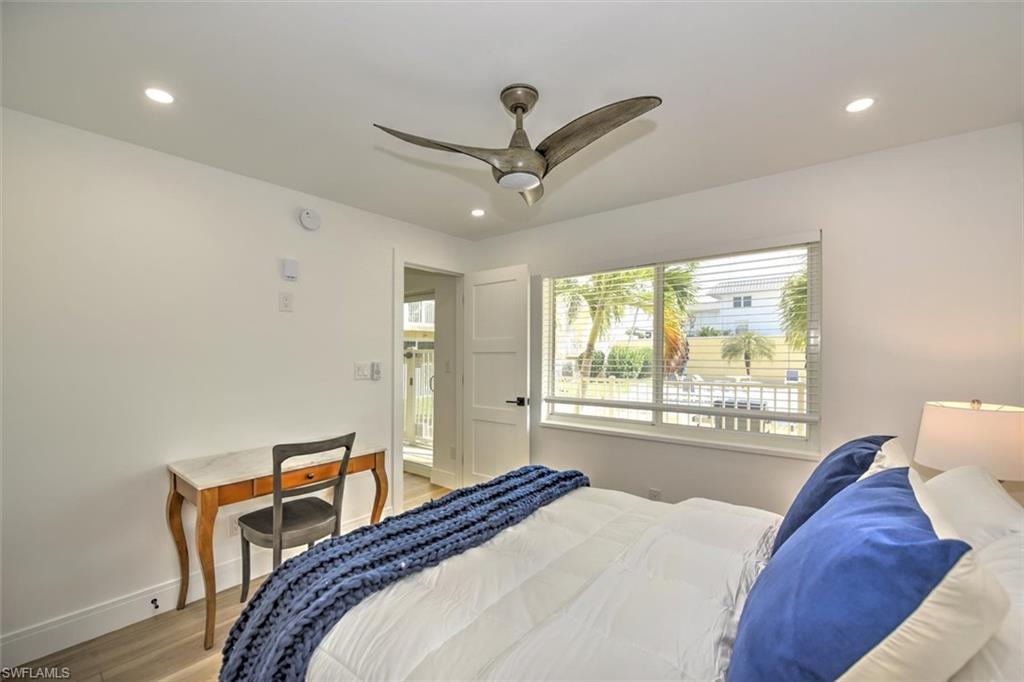 MARINA MANOR - Residential