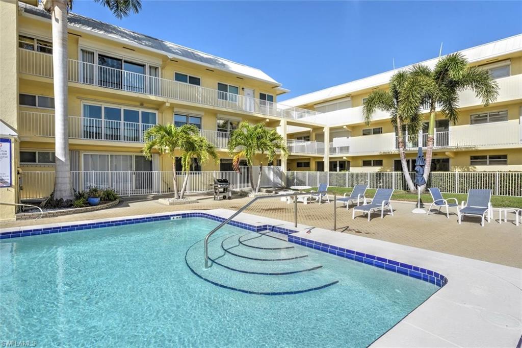 MARINA MANOR - Residential