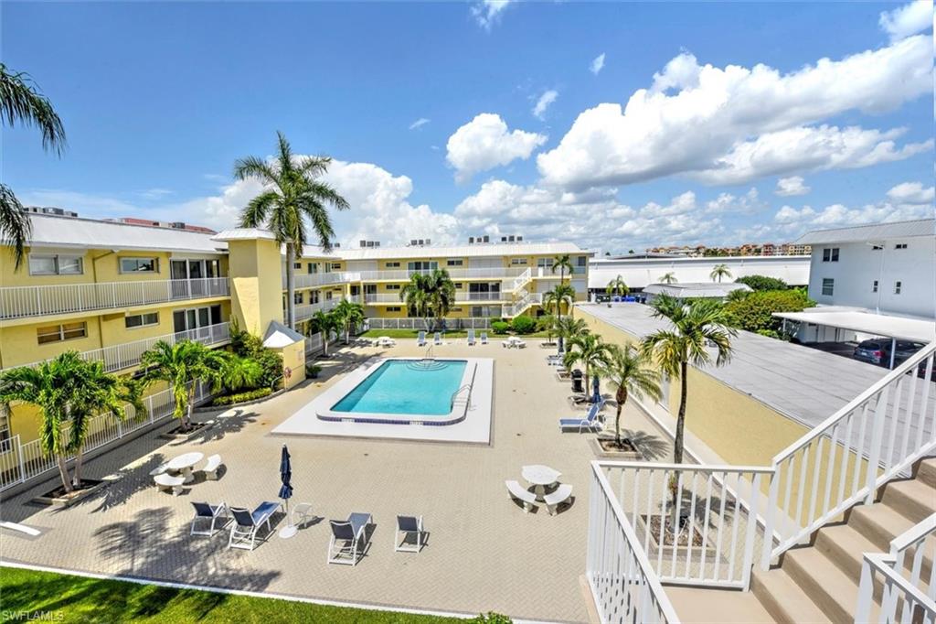 MARINA MANOR - Residential