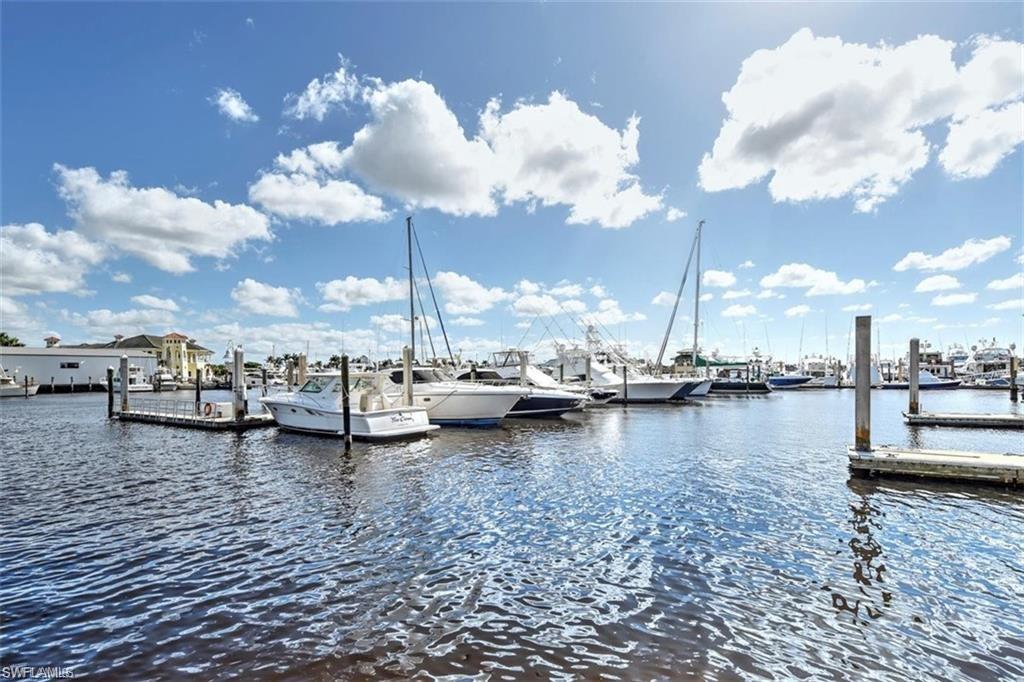 MARINA MANOR - Residential