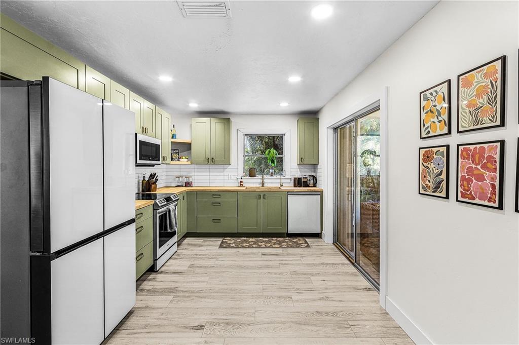 PINE ISLAND TROPICAL HOMESITES - Residential