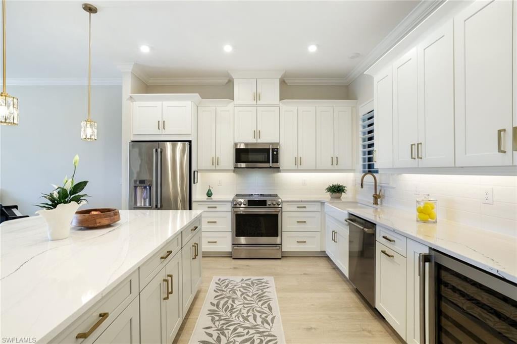 15336 Lucerna ST 203