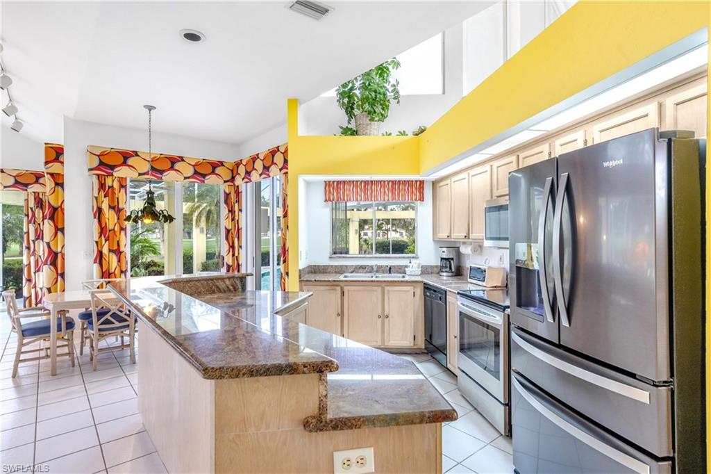 FIDDLESTICKS COUNTRY CLUB - Residential