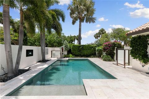 Photo of 580 Tierra Mar LN #21, NAPLES, FL 34108 (MLS # 225068339)