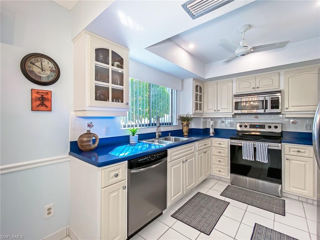 SEVEN LAKES - Residential