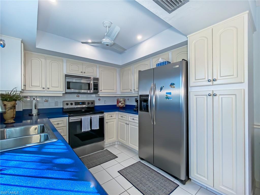 SEVEN LAKES - Residential